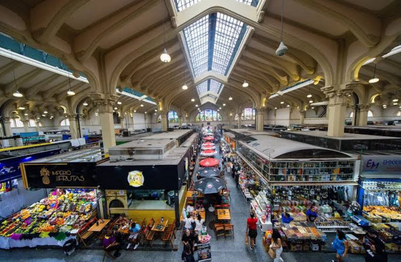 Interior do Mercado Municipal Interior e boxes gastronômicos do Mercado Municipal de São Paulo